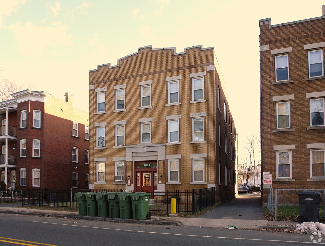 Primary Photo - 1642 Broad St