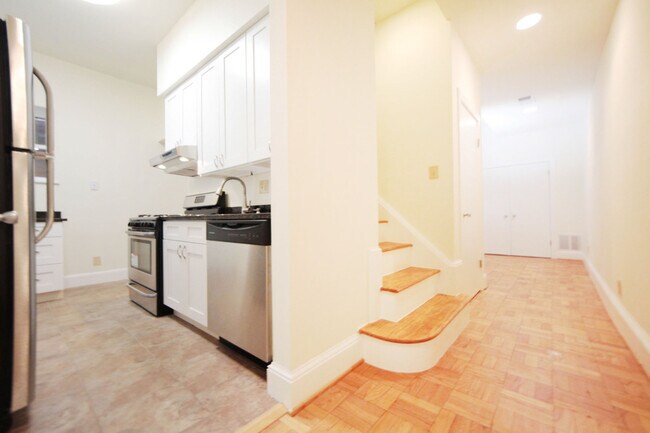 Foto del edificio - 1221 N Street, NW
