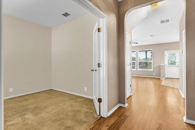 Building Photo - Alamo Ranch