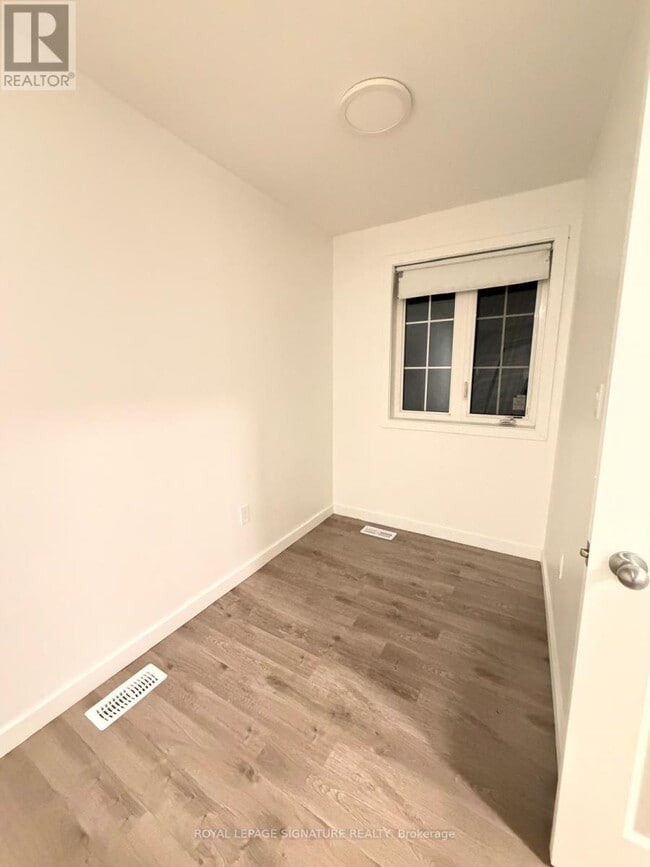 Photo du bâtiment - 200 W Main St