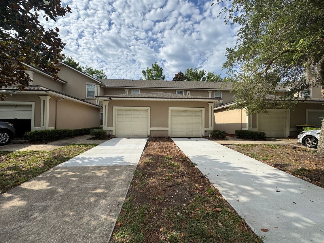 Foto principal - Coming Soon! Westside Timothy's Landing 2/...