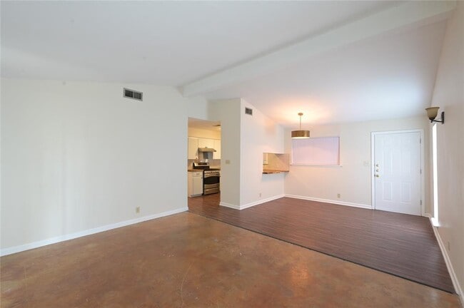 Building Photo - 2303 Western Trails Blvd
