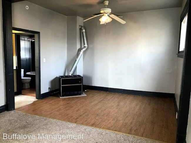 Building Photo - 3 br, 1 bath House - 70 Regent St