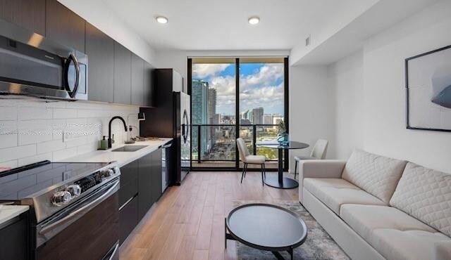 Foto del edificio - 398 NE 5th St