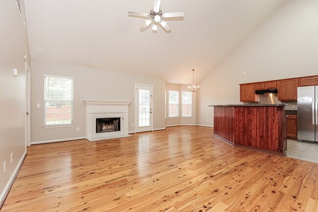 Building Photo - 128 Mary Joe Martin Dr