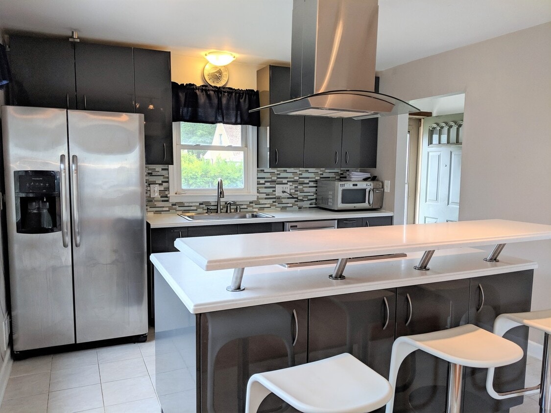 535 N 105th St, Wauwatosa, WI 53226 House Rental in Wauwatosa, WI