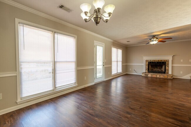 Building Photo - Primrose Walk