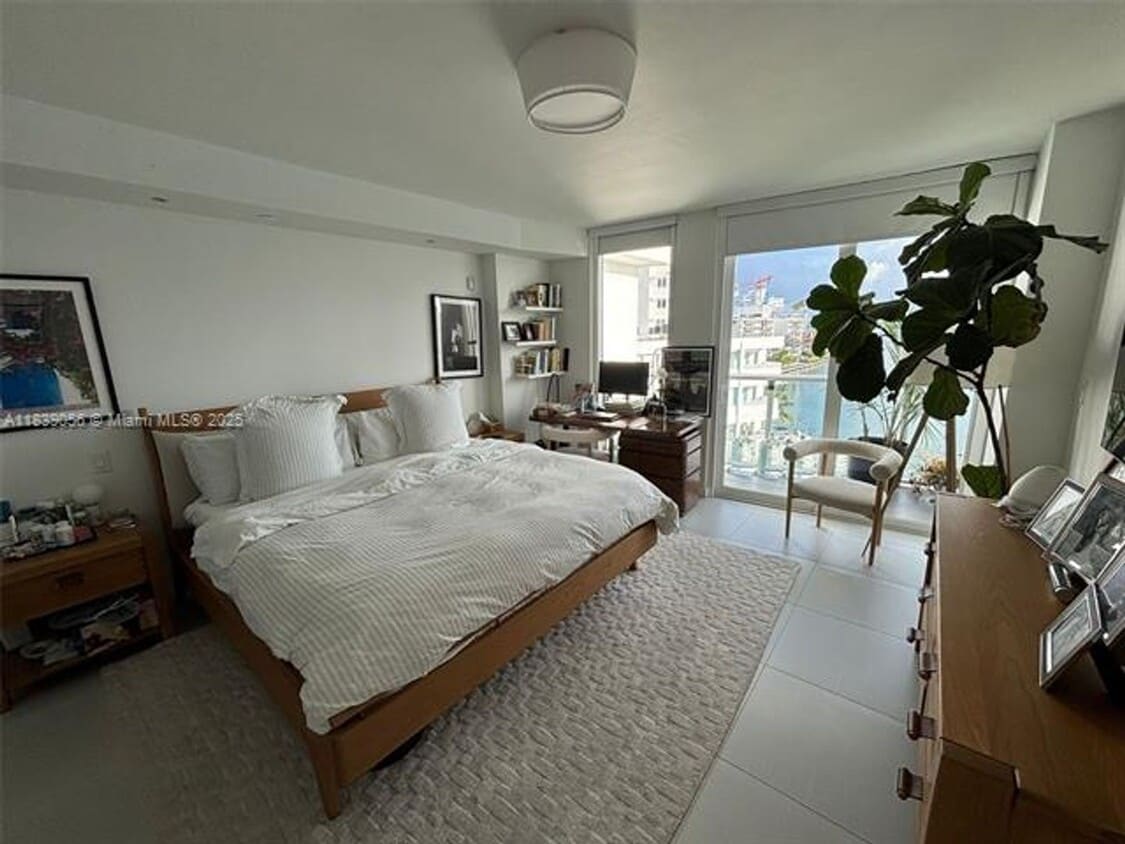 Photo - 9821 E Bay Harbor Dr unit 703 (A11839056)