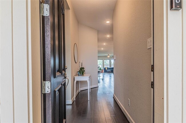 Building Photo - 410 Pure Parsley Path