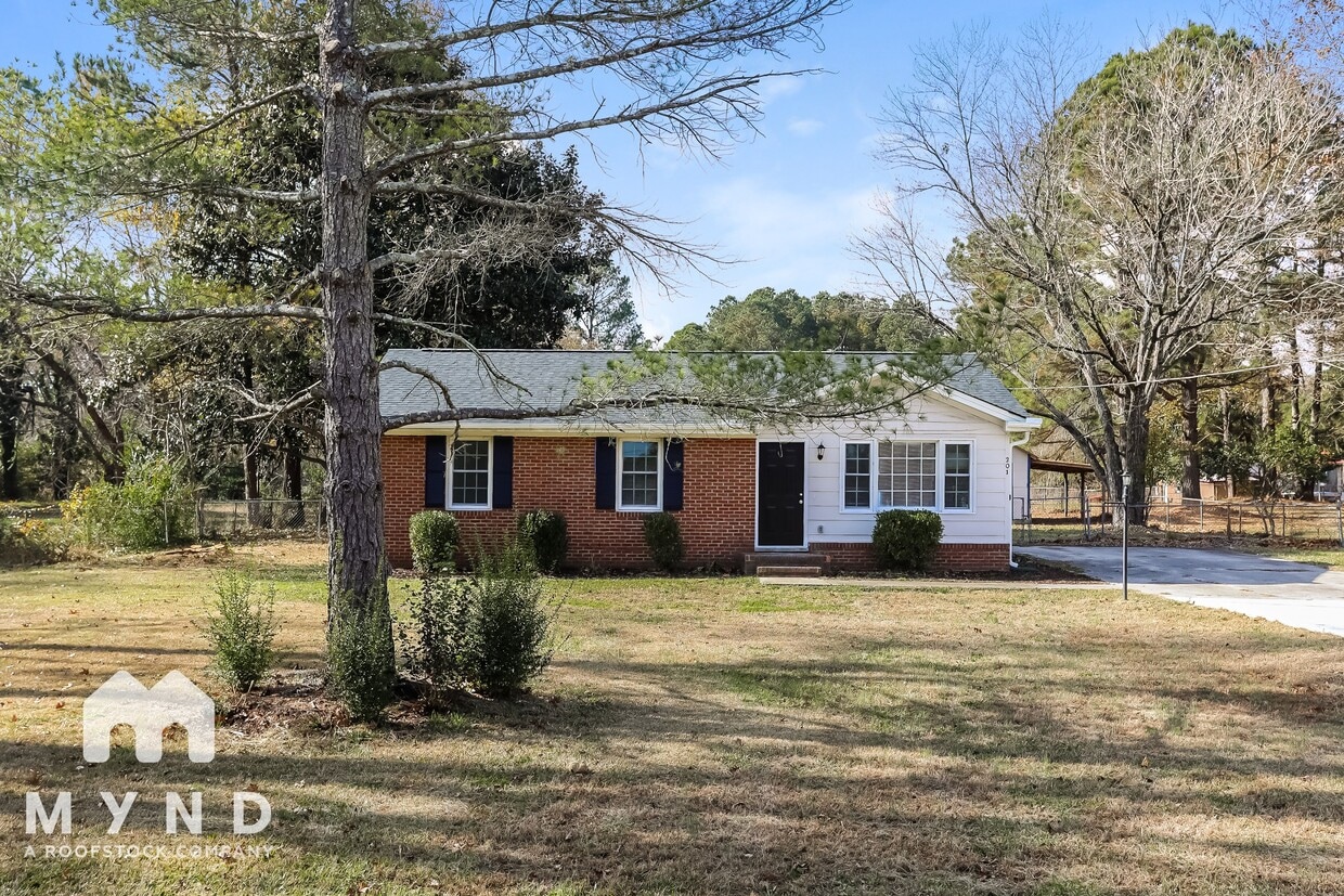 Primary Photo - 201 Indian Trail