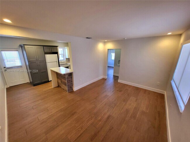 Building Photo - 2355 SW 27th St