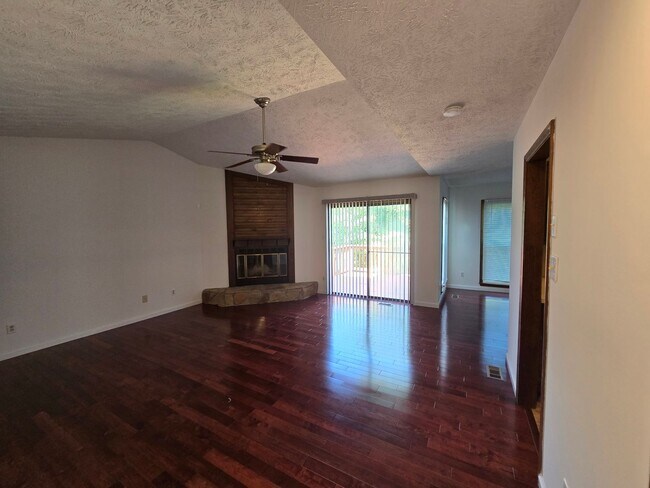 Foto del edificio - 5960 Laguna Dr