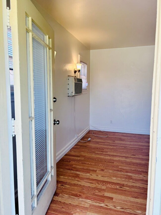 Building Photo - 1529Ethe