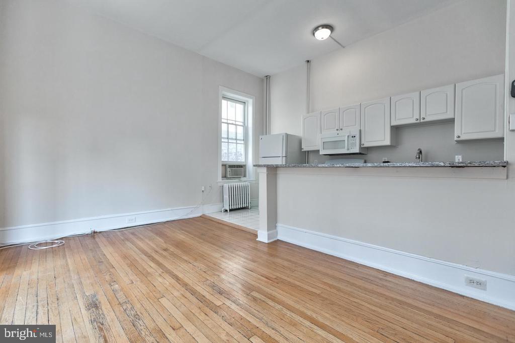 Primary Photo - 233 S 20th St