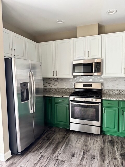 Foto del edificio - 1044 N Claremont Dr