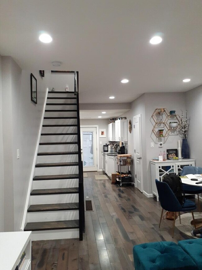 Foto del edificio - 1720 Watkins St