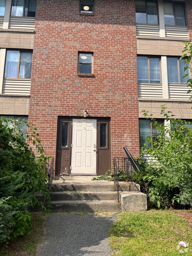 Building Photo - 20 Henderson Dr