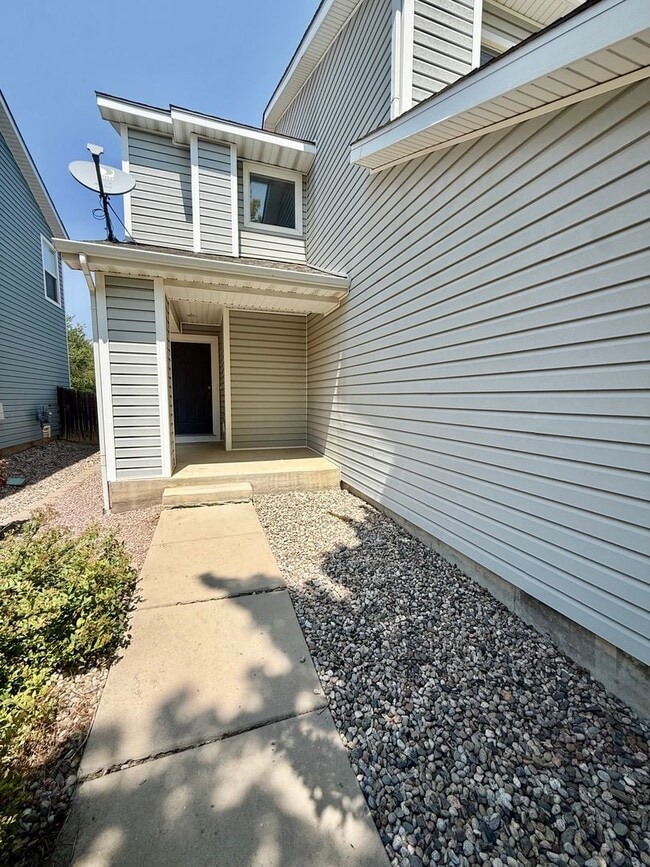 Building Photo - 1912 Dove Creek Cir
