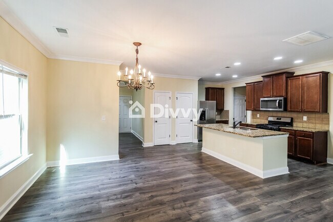 Building Photo - 4838 Longview Run