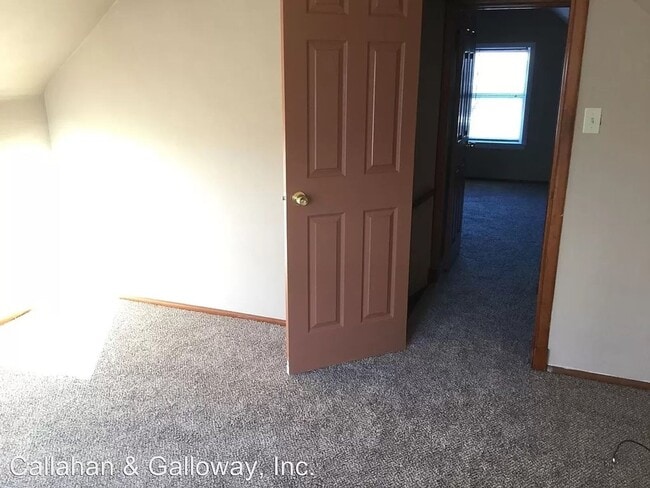 Building Photo - 3 bd, 2 ba house in east campus across from Boone Hospital, walk to campus and downtown, great sh...