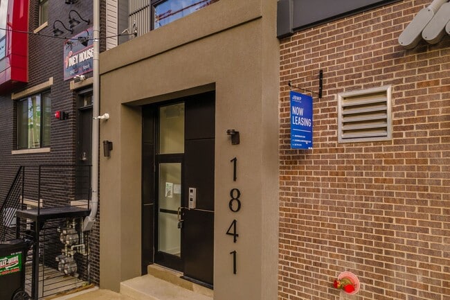 Foto del edificio - 1841-43 N Gratz ST Unit B2