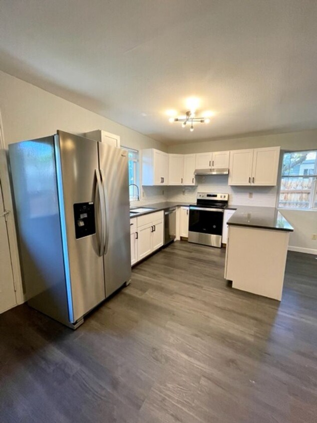 Foto principal - Ogden Ave, 845 NW - 00000-OGDE-00