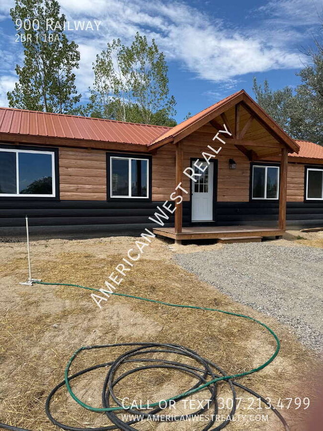 Building Photo - 900 Railway
