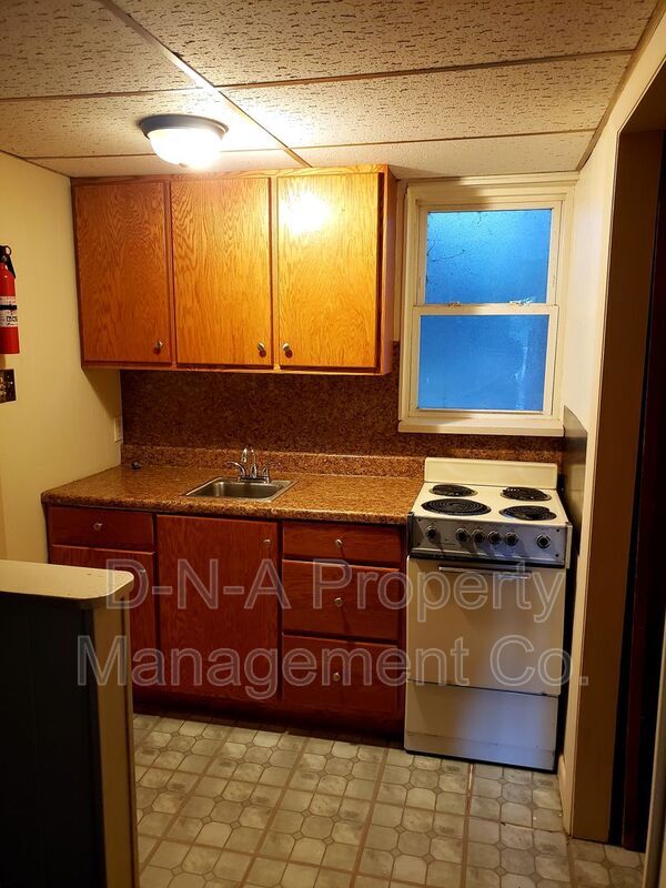 Building Photo - 115 3rd St