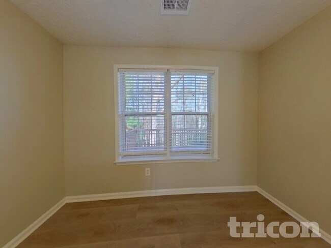 Foto del edificio - 3575 Wake Robin Way