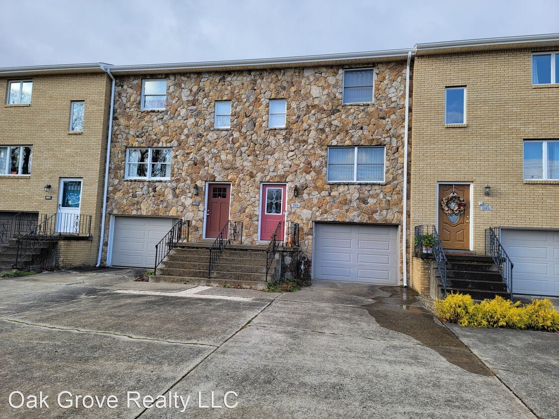 2 br, 3 bath House 4895 Lucerne Rd House Rental in Indiana, PA