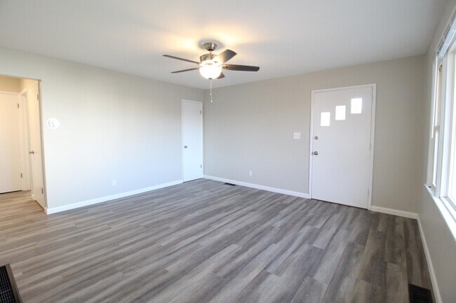 Foto del edificio - 1733 Carolyn Ave