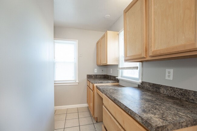 Building Photo - 3 bed 1.5 bath Euclid Single Family home