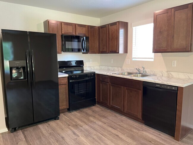 Building Photo - *Pre-leasing* Three Bedroom | Two Bath Hom...