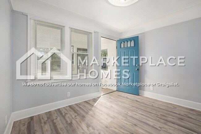 Foto del edificio - 7043 Meadow Ave
