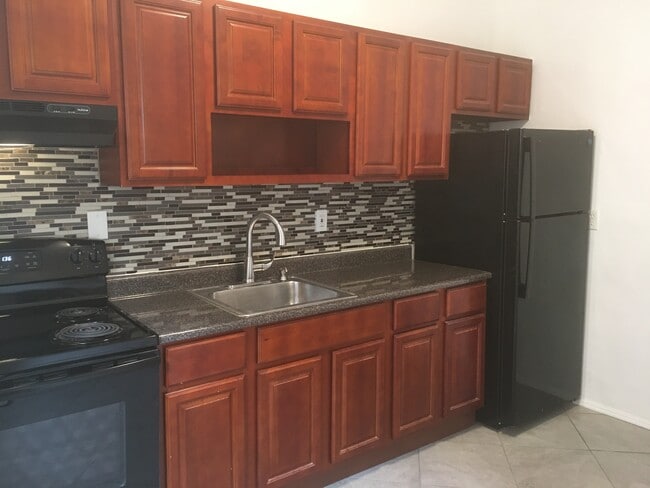 Kitchen - 746 E 230th St