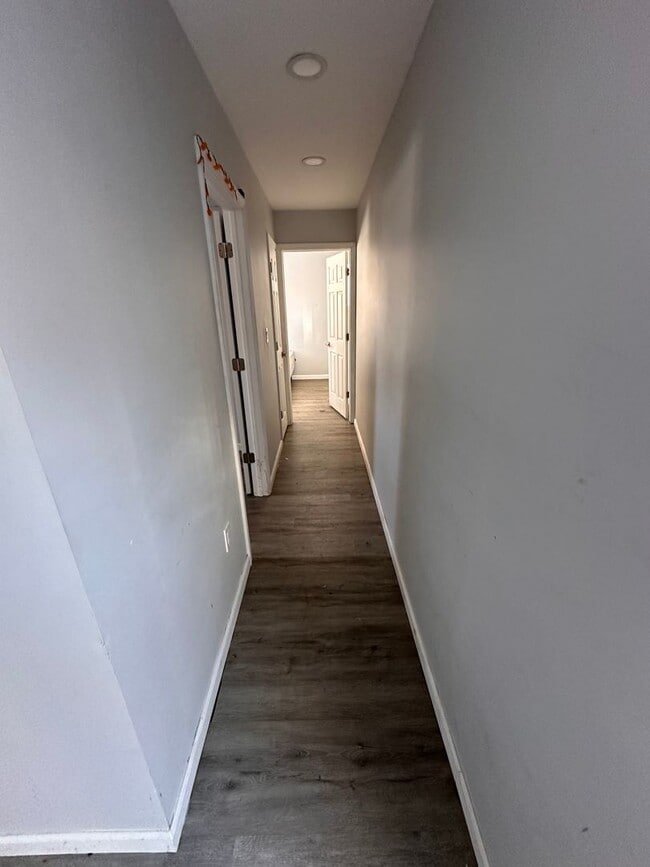 Building Photo - 3 Bedroom house