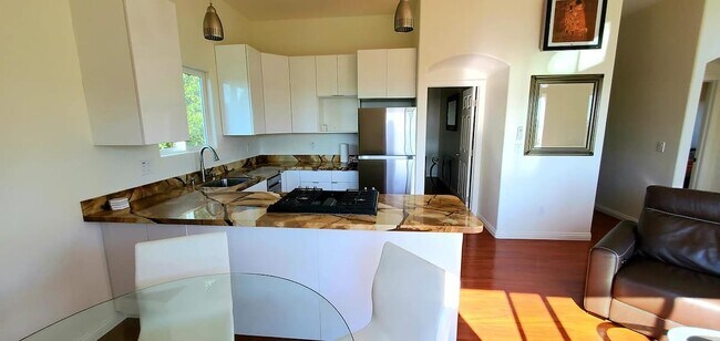 Cocina - 3306 Lloyd St