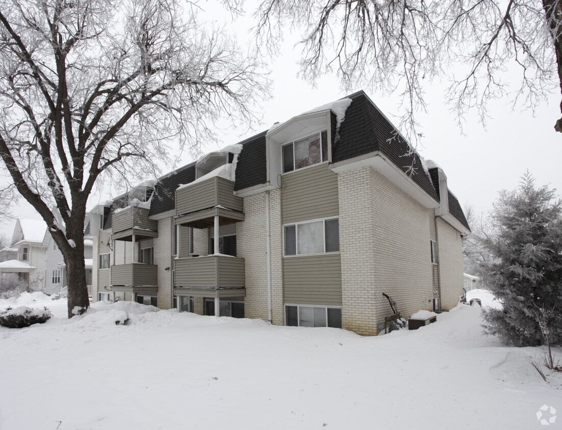 Building Photo - 1128 Washington St