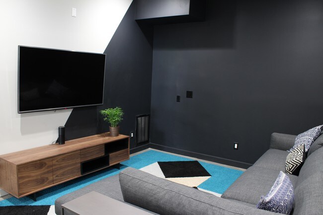 Sala Media/TV - 52 Gilbert St