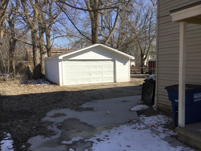 Building Photo - Westalnd Duplex