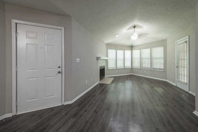 Building Photo - Eclipse Apartments
