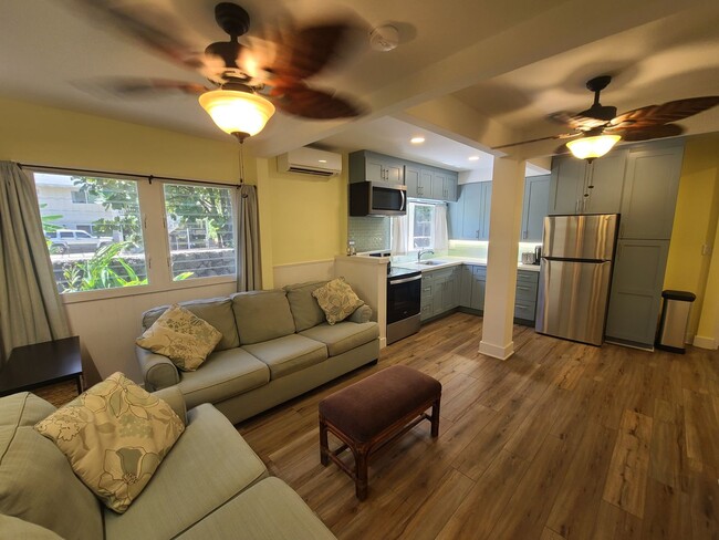 Building Photo - Truly tranquil - lush landscape, private l...