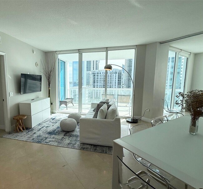 Foto del edificio - 480 NE 30th St