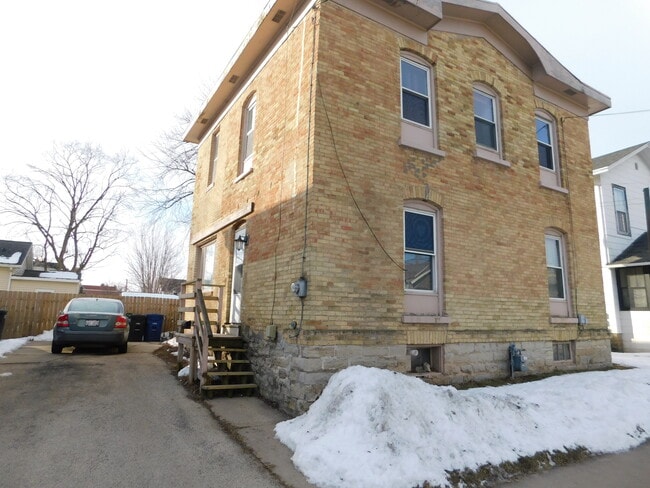 Building Photo - 307 W 9th Ave