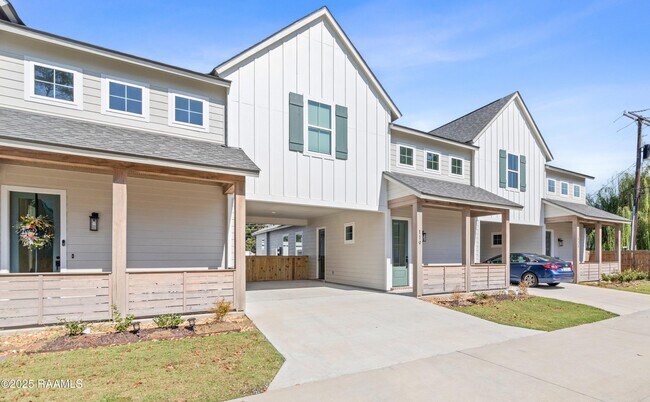 Foto del edificio - 119 Mayberry Grv St