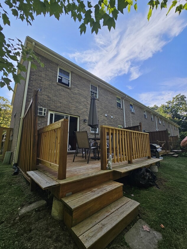 Building Photo - 1 Fieldstone Dr