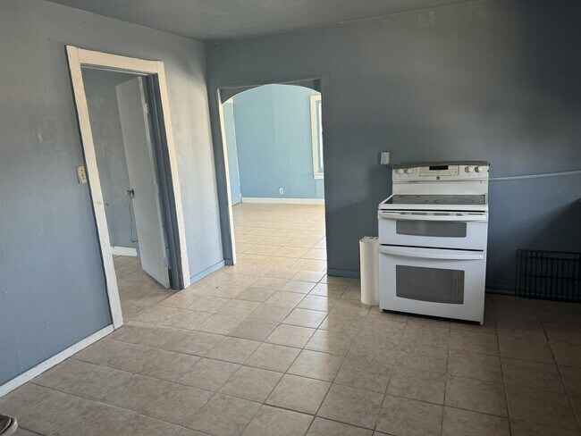 Foto del edificio - 910 W 13th St