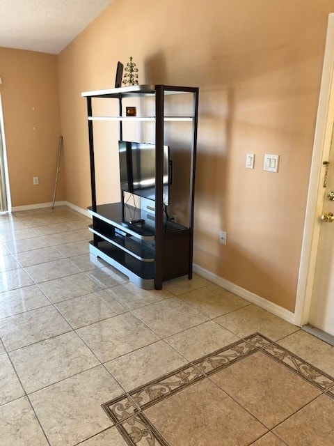 Photo - 5283 Vineland Rd House