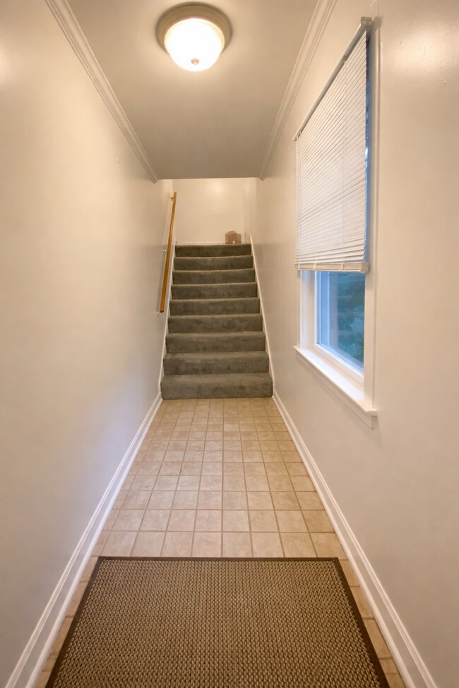 Foto del edificio - 2415 BeechwoodCarriage House
