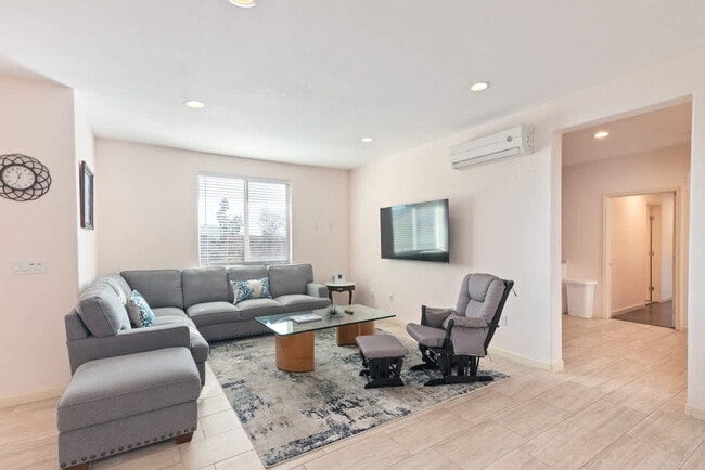 Building Photo - 17055 Rock Rd